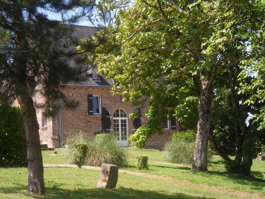 Gite De Peche Saint-Ellier-du-Maine Rom bilde